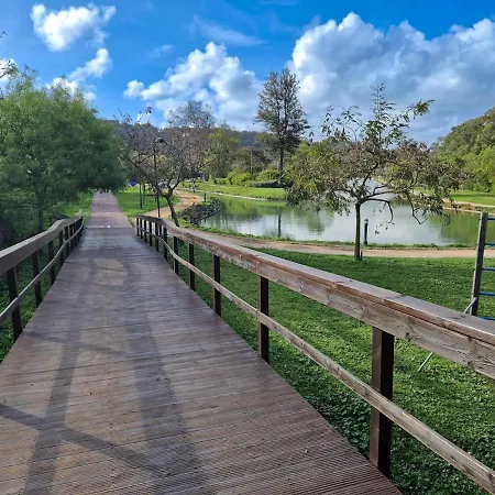 Apartmán Riverfront 2 Bedrooms With Balcony *