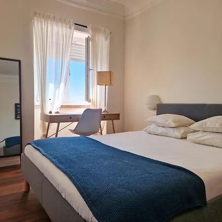 Apartmán Riverfront 2 Bedrooms With Balcony *