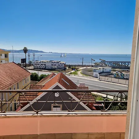 Riverfront 2 Bedrooms With Balcony Cruz Quebrada