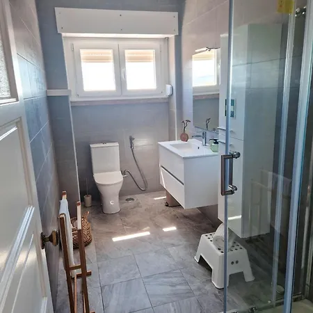 Riverfront 2 Bedrooms With Balcony