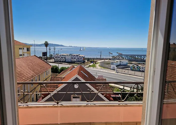 Riverfront 2 Bedrooms With Balcony Cruz Quebrada