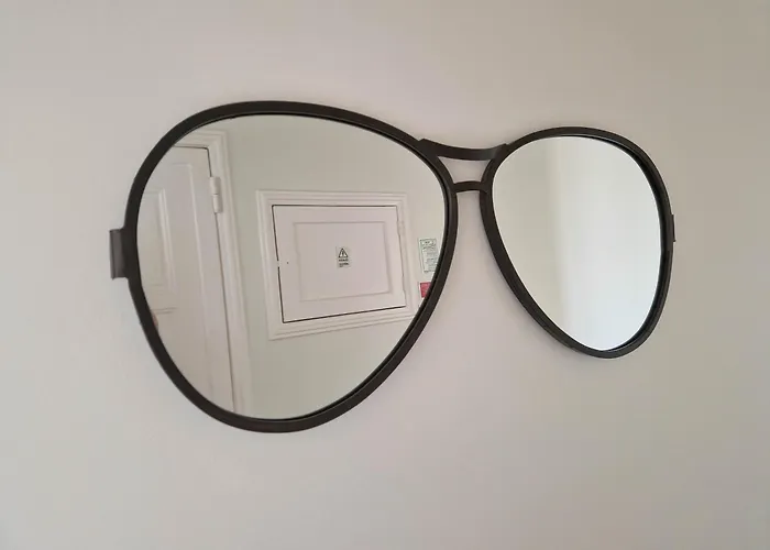 Riverfront 2 Bedrooms With Balcony Διαμέρισμα