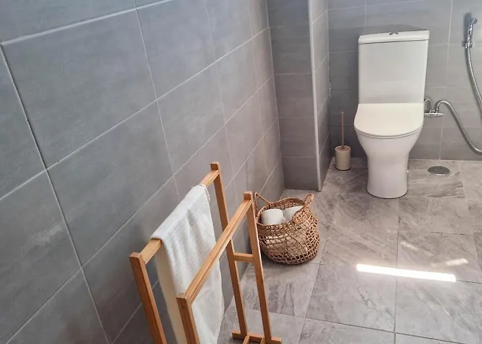 Riverfront 2 Bedrooms With Balcony * Cruz Quebrada