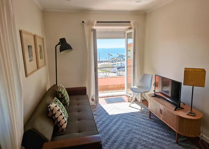 Riverfront 2 Bedrooms With Balcony Lejlighed